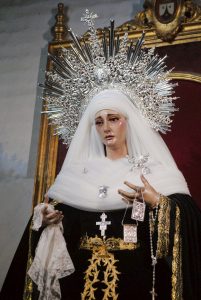La Virgen del Carmen vestida de luto